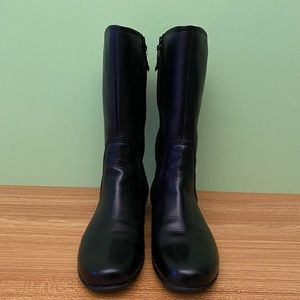 ROCKPORT Mid boot for womens. Size - 8. Color - Black